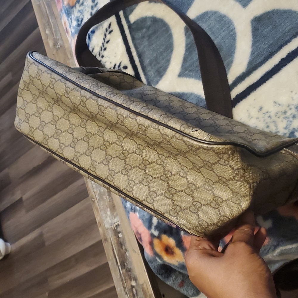 Authentic Large Gucci GG Supreme Crossbody Bag - Picture 12 of 16